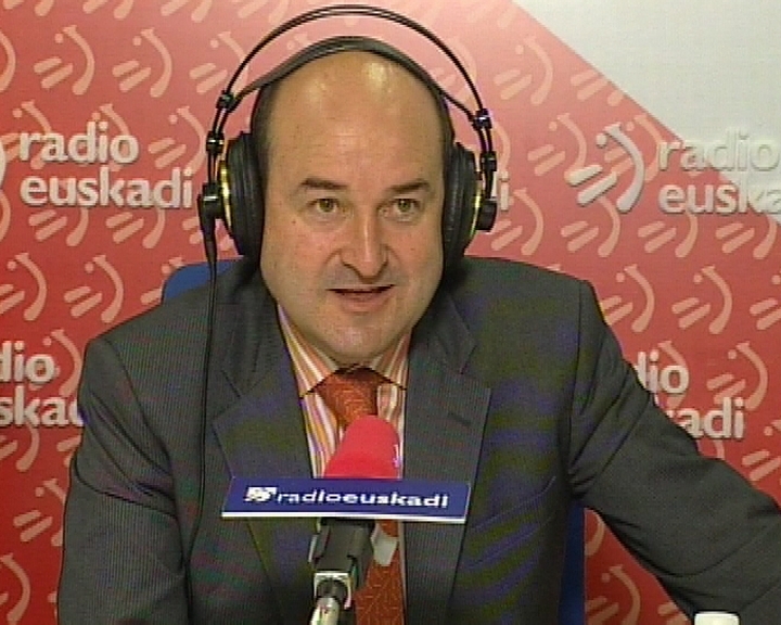 Ortuzar: �Lehendakaria PPrengandik ere urrundu da eta bakarrik dago, berak ondotxo irabazi duelako� 
